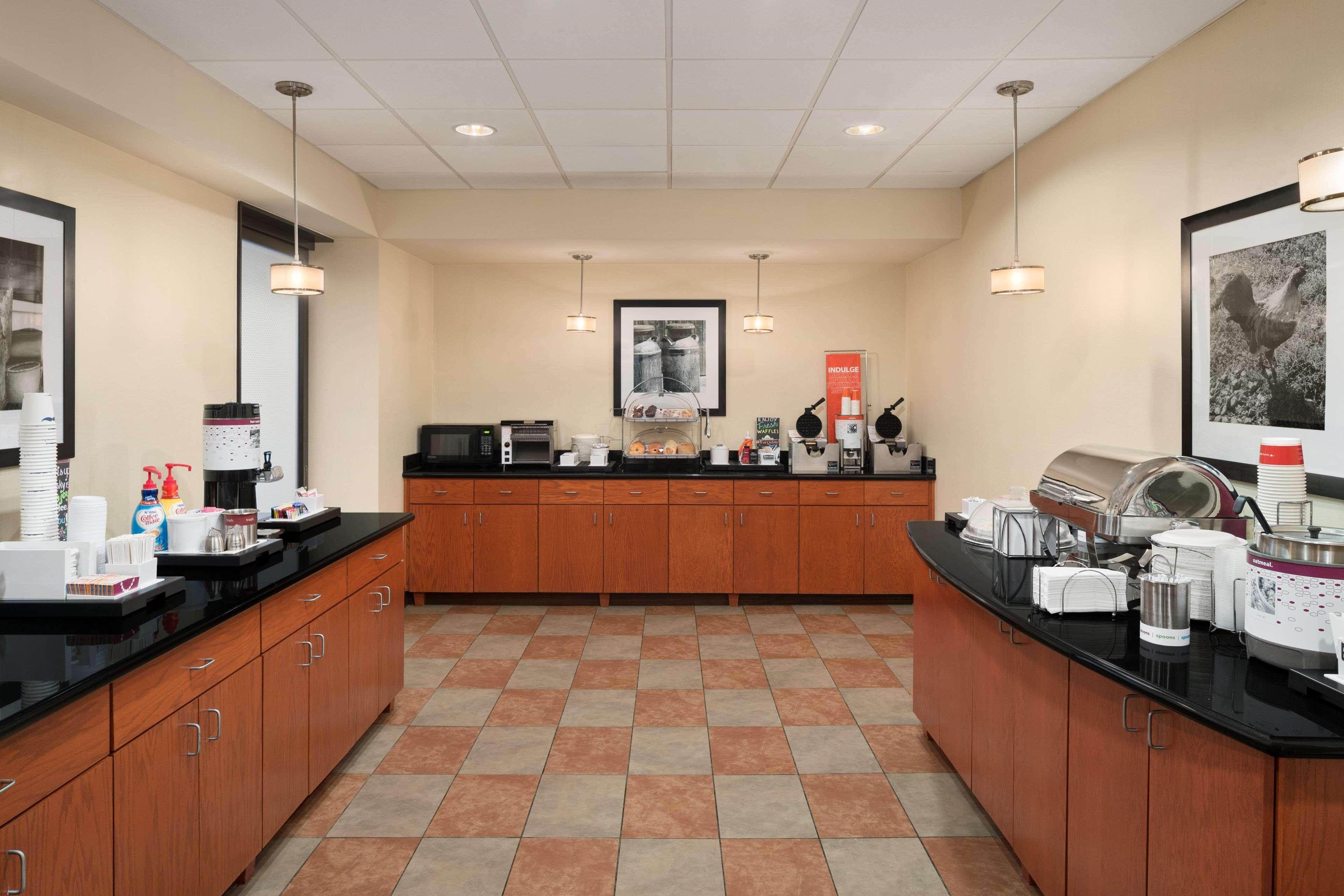 Hampton Inn Belle Vernon Экстерьер фото