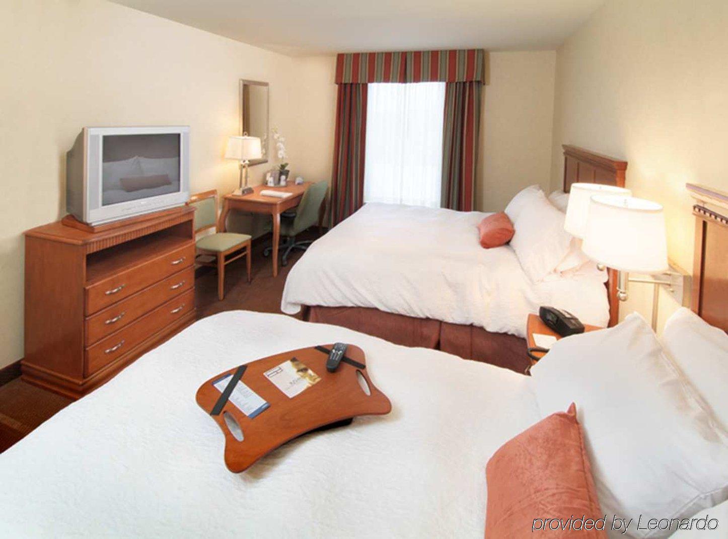 Hampton Inn Belle Vernon Экстерьер фото