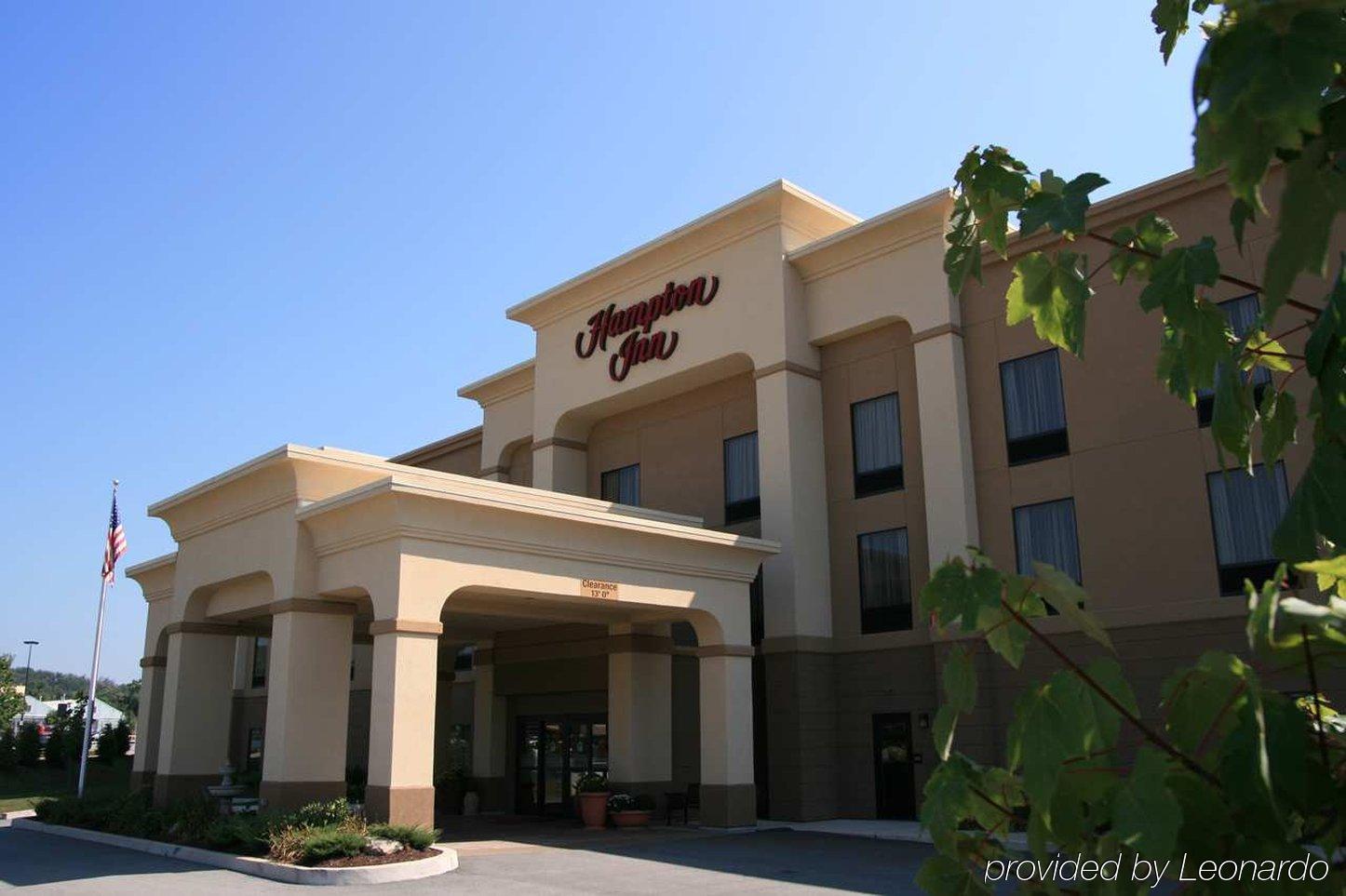 Hampton Inn Belle Vernon Экстерьер фото